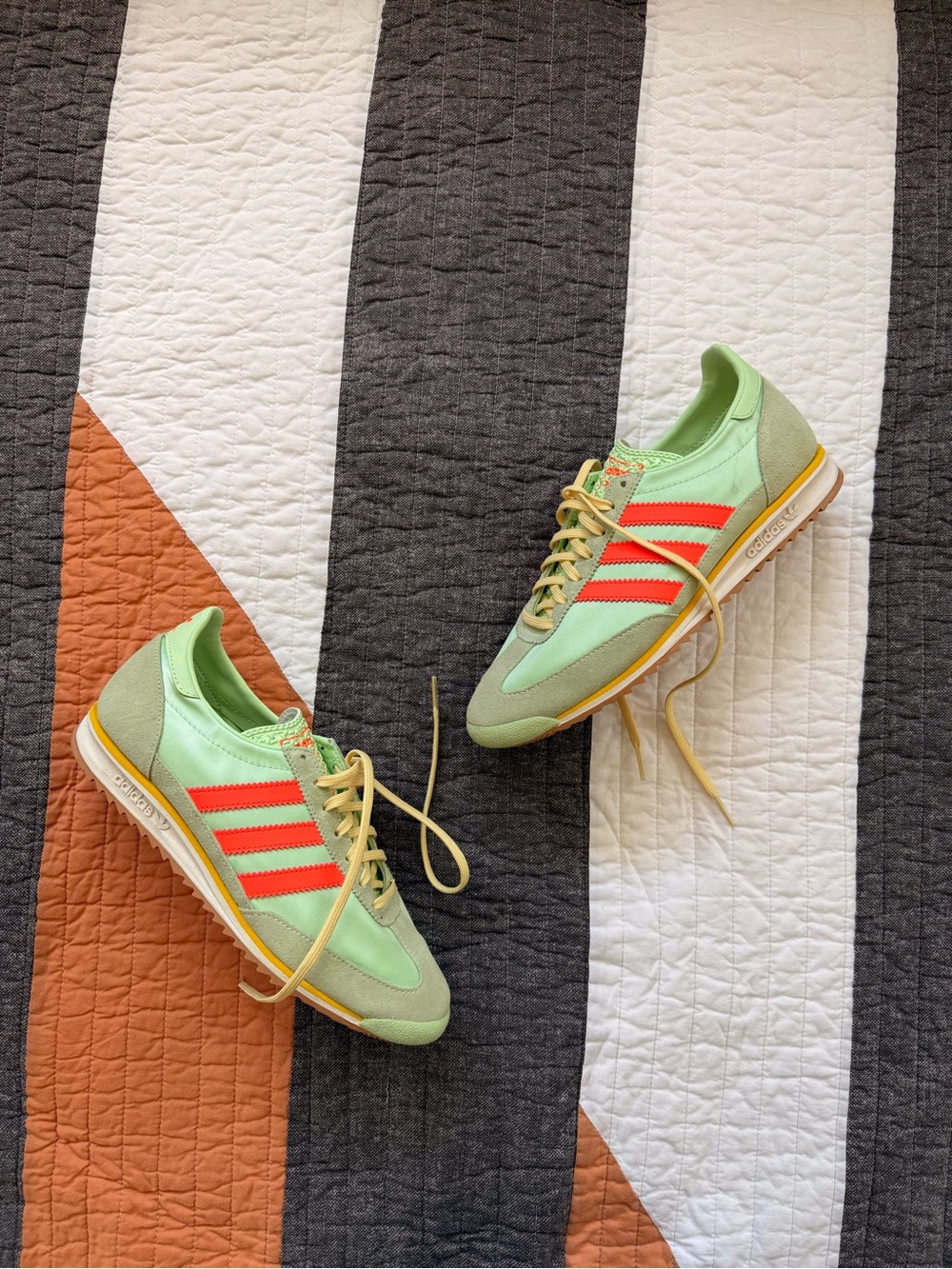 adidas originals SL 72 Mint Green Sneakers with Orange Stripes sz 9, runs large